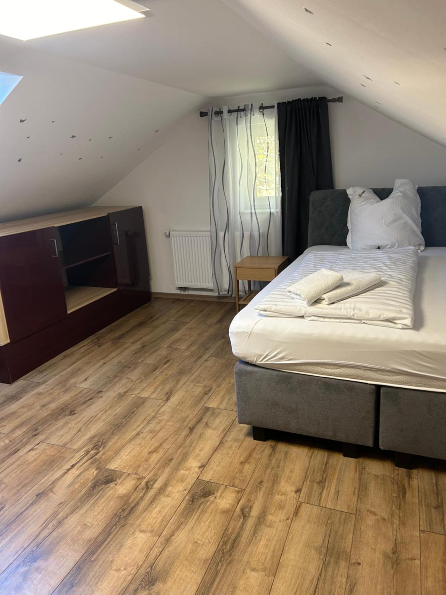 Hotel Gaststaette Puetz Siegen Esterno foto