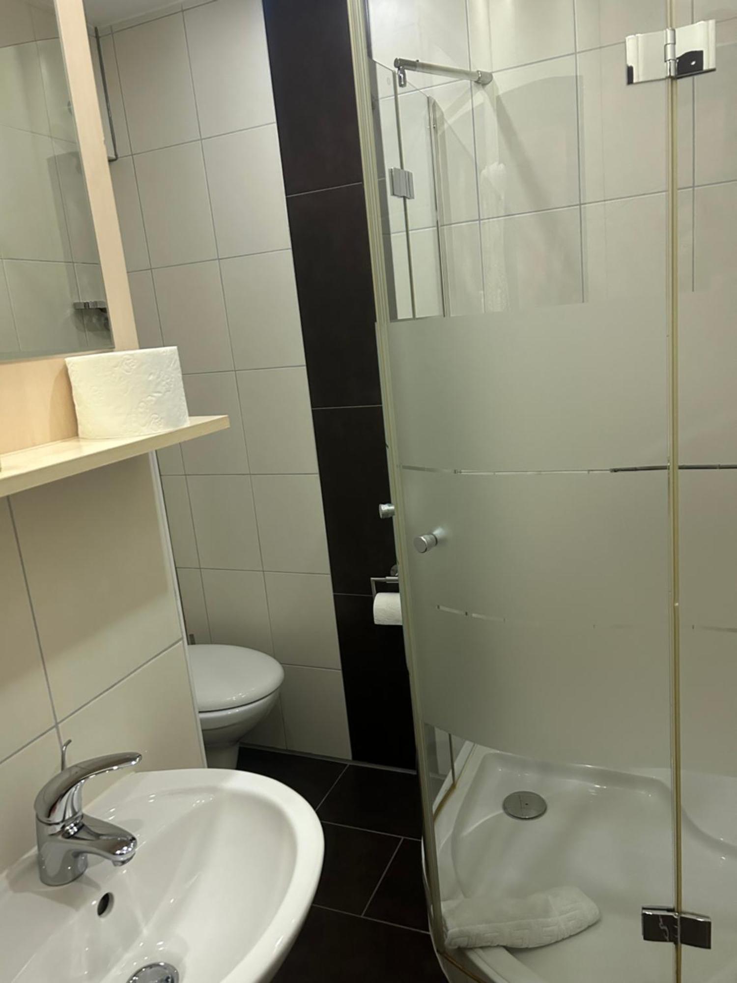 Hotel Gaststaette Puetz Siegen Esterno foto